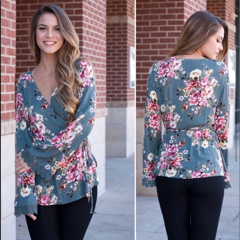 🐣🆕True Wrap with Bell Sleeves, Floral - Picture 2 of 6